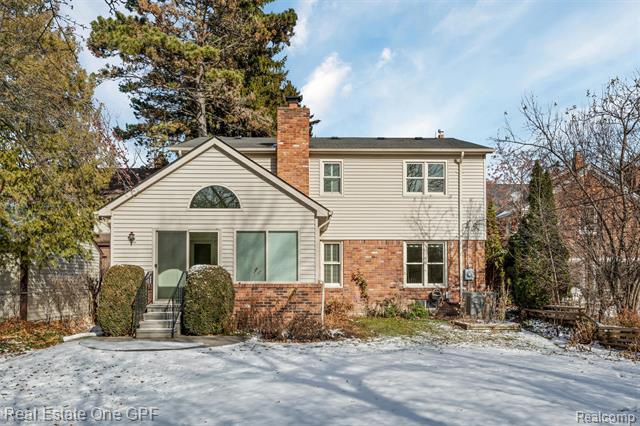 Builiding view thirty seven for 277 Kenwood, Grosse Pointe, MI. 48236