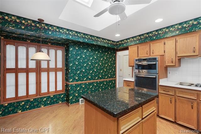 Builiding view twelve for 277 Kenwood, Grosse Pointe, MI. 48236