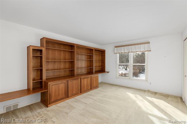 Builiding view twenty one for 277 Kenwood, Grosse Pointe, MI. 48236