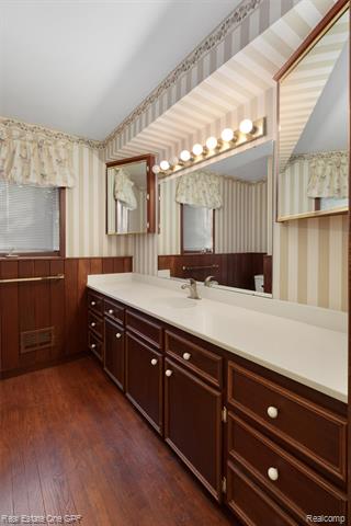 Builiding view twenty for 277 Kenwood, Grosse Pointe, MI. 48236