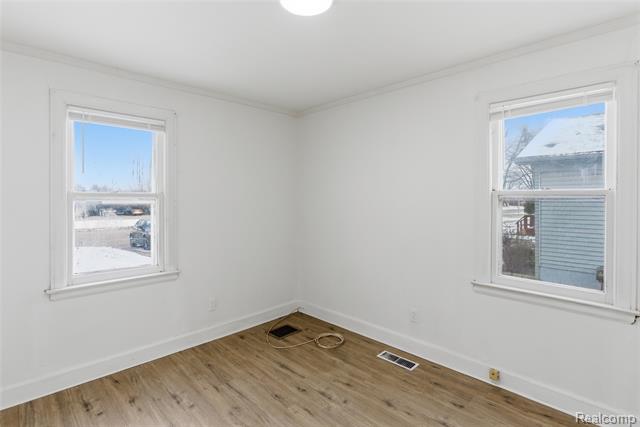 Builiding view seventeen for 20310 E 8 Mile, Harper Woods, MI. 48225