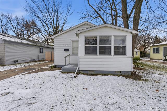 Builiding view two for 20310 E 8 Mile, Harper Woods, MI. 48225