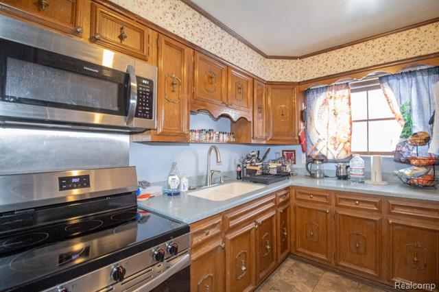 Builiding view eight for 20000 Lancaster, Harper Woods, MI. 48225