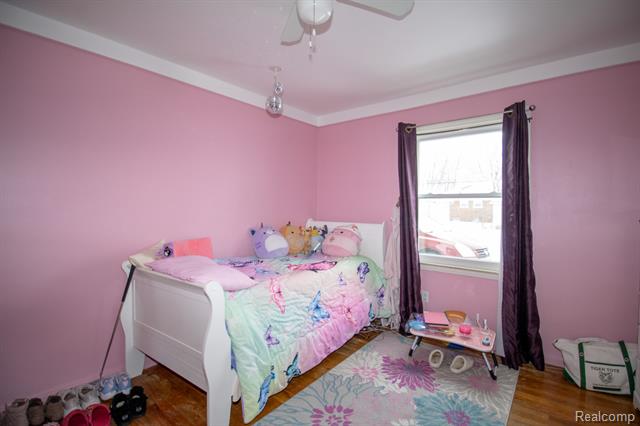 Builiding view eighteen for 20000 Lancaster, Harper Woods, MI. 48225