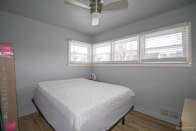 Builiding view fifteen for 20000 Lancaster, Harper Woods, MI. 48225