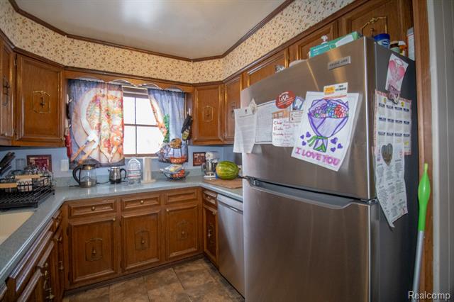 Builiding view nine for 20000 Lancaster, Harper Woods, MI. 48225