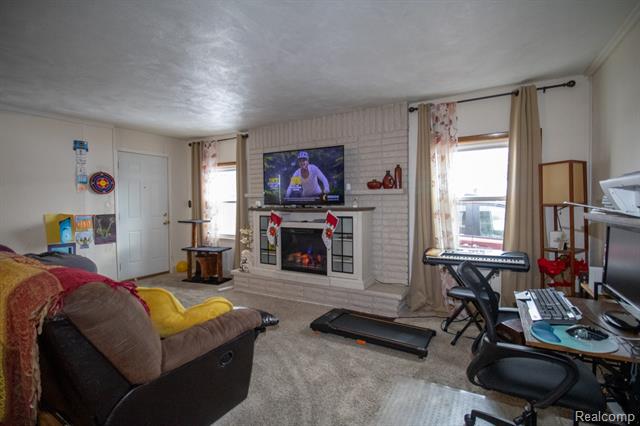 Builiding view seven for 20000 Lancaster, Harper Woods, MI. 48225