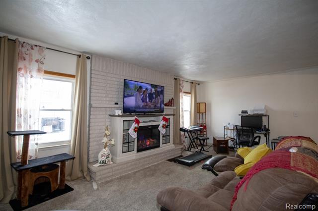 Builiding view six for 20000 Lancaster, Harper Woods, MI. 48225