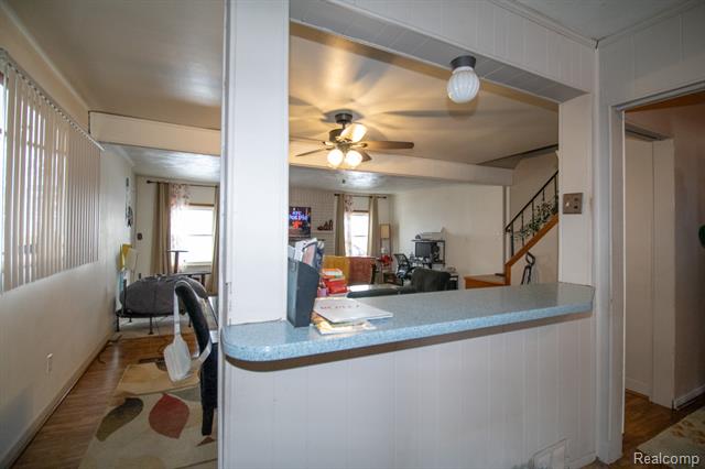 Builiding view thirteen for 20000 Lancaster, Harper Woods, MI. 48225