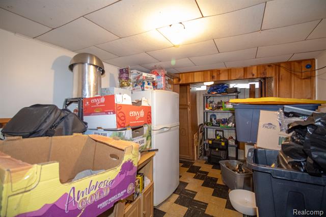 Builiding view thirty for 20000 Lancaster, Harper Woods, MI. 48225