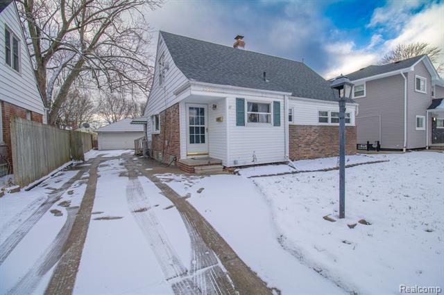 Builiding view three for 20000 Lancaster, Harper Woods, MI. 48225