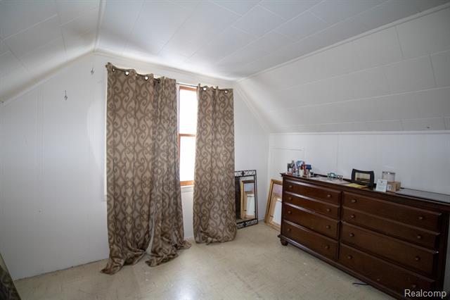 Builiding view twenty five for 20000 Lancaster, Harper Woods, MI. 48225