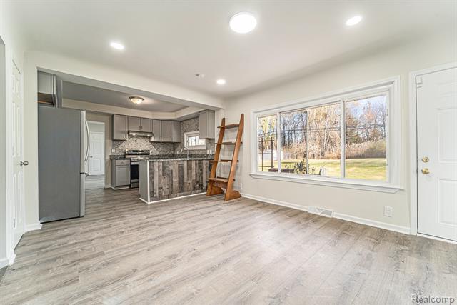 Builiding view four for 24614 Taft, Novi, MI. 48375