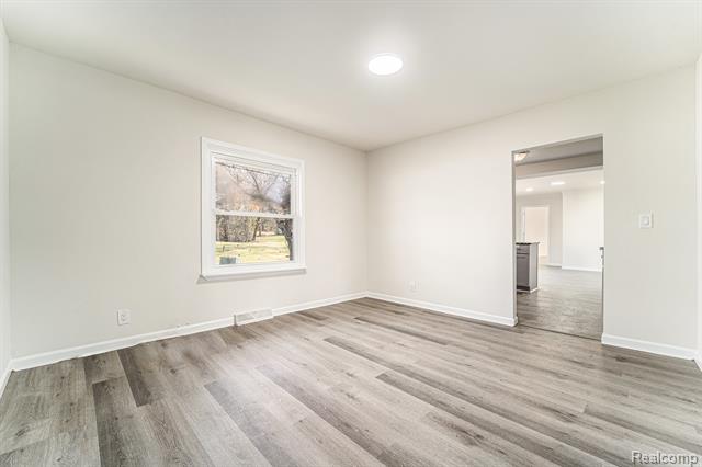 Builiding view seven for 24614 Taft, Novi, MI. 48375