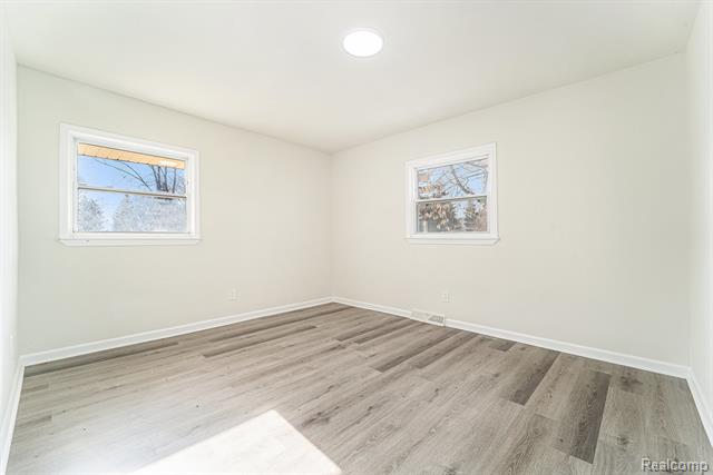 Builiding view sixteen for 24614 Taft, Novi, MI. 48375