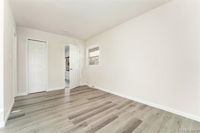 Builiding view thirteen for 24614 Taft, Novi, MI. 48375