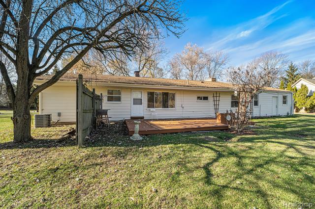 Builiding view twenty two for 24614 Taft, Novi, MI. 48375