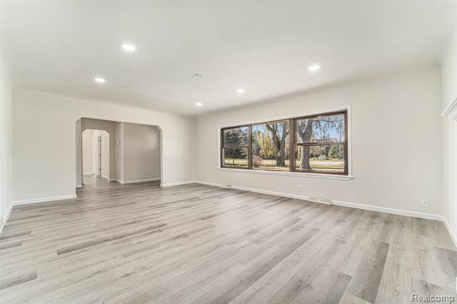 Builiding view two for 24614 Taft, Novi, MI. 48375