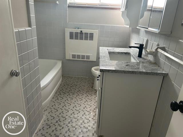 Builiding view eleven for 17560 Mack, Grosse Pointe, MI. 48230
