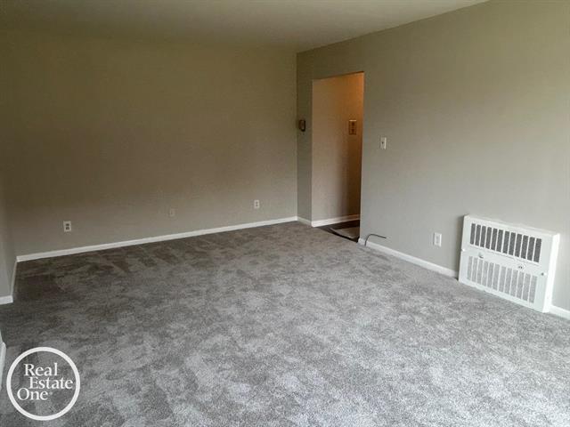 Builiding view ten for 17560 Mack, Grosse Pointe, MI. 48230