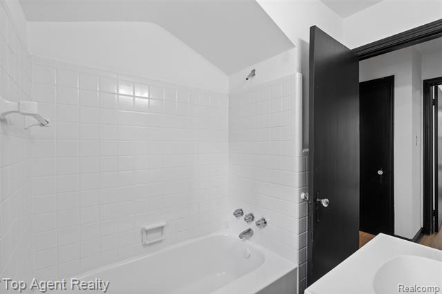 Builiding view thirteen for 18580 Washtenaw, Harper Woods, MI. 48225