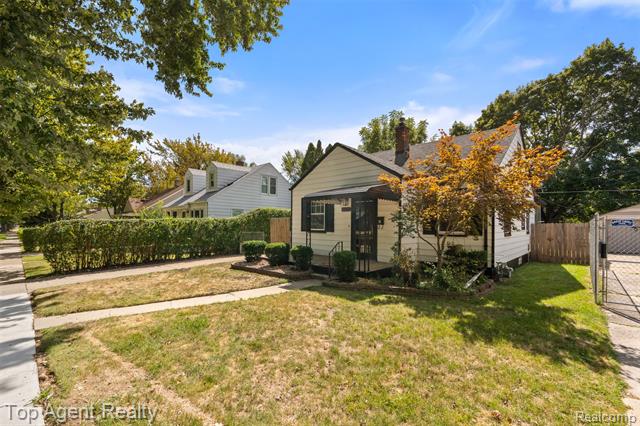 Builiding view three for 18580 Washtenaw, Harper Woods, MI. 48225