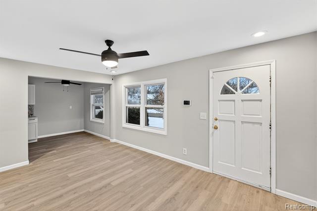 Builiding view eight for 18827 Woodside, Harper Woods, MI. 48225