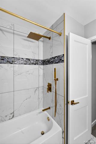 Builiding view fifteen for 18827 Woodside, Harper Woods, MI. 48225