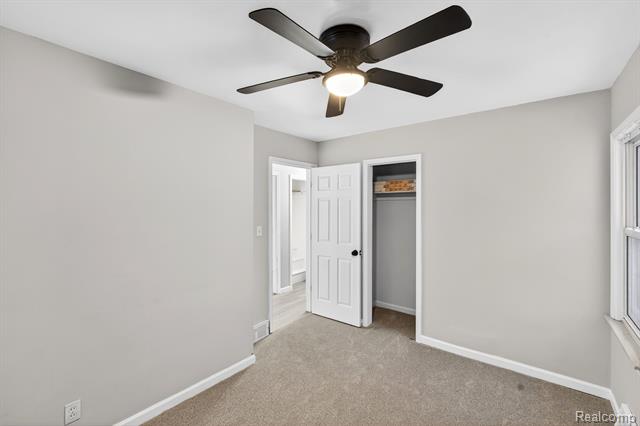 Builiding view thirteen for 18827 Woodside, Harper Woods, MI. 48225