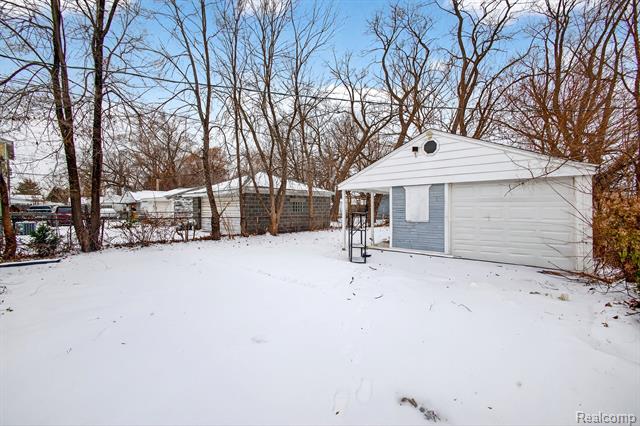 Builiding view thirty four for 18827 Woodside, Harper Woods, MI. 48225