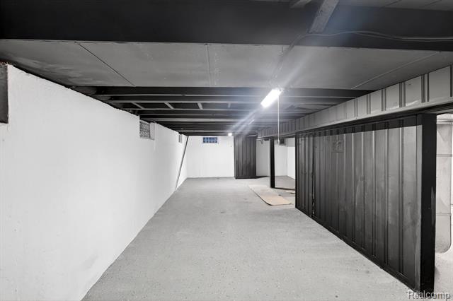 Builiding view twenty nine for 18827 Woodside, Harper Woods, MI. 48225