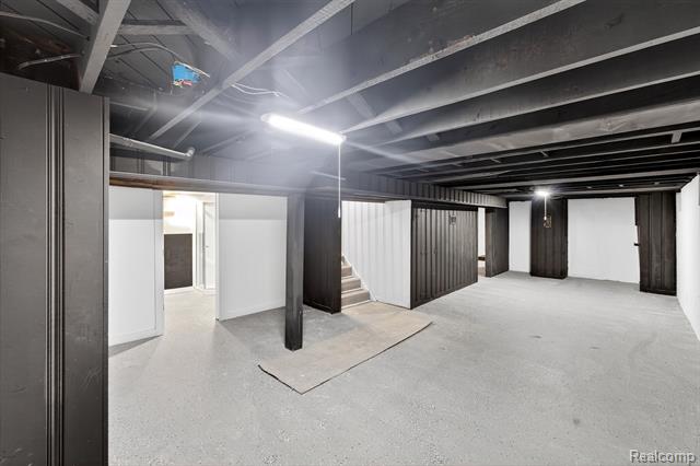 Builiding view twenty six for 18827 Woodside, Harper Woods, MI. 48225