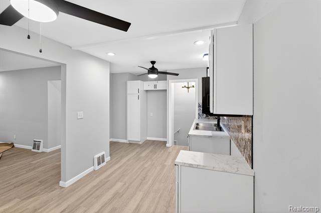 Builiding view twenty three for 18827 Woodside, Harper Woods, MI. 48225