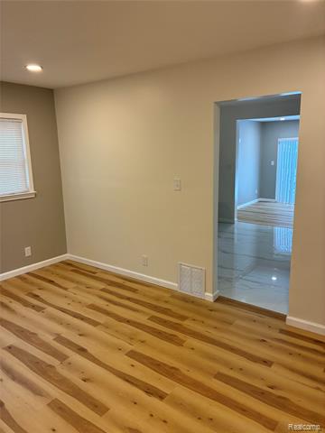 Builiding view fourteen for 18736 Huntington, Harper Woods, MI. 48225