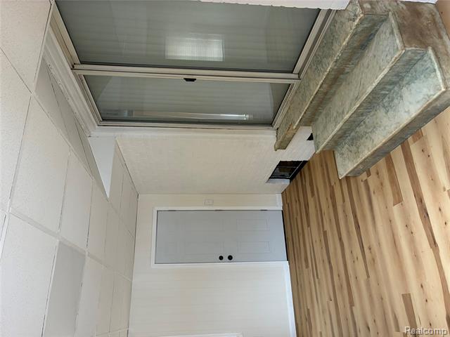 Builiding view nine for 18736 Huntington, Harper Woods, MI. 48225