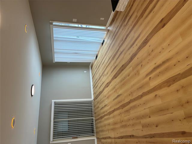 Builiding view seven for 18736 Huntington, Harper Woods, MI. 48225