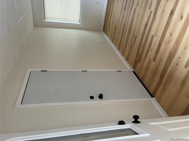 Builiding view ten for 18736 Huntington, Harper Woods, MI. 48225