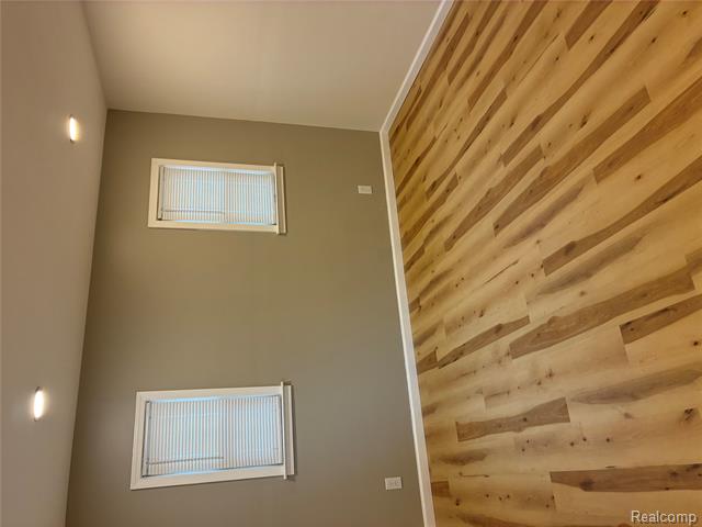 Builiding view twenty for 18736 Huntington, Harper Woods, MI. 48225