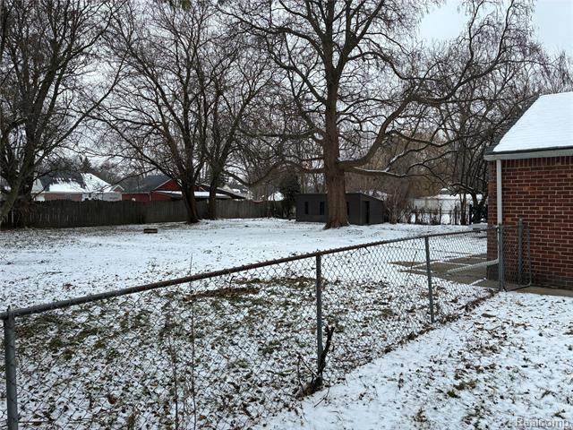 Builiding view two for 18736 Huntington, Harper Woods, MI. 48225