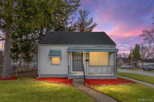 front view for 18599 Elkhart, Harper Woods, Mi. 48225