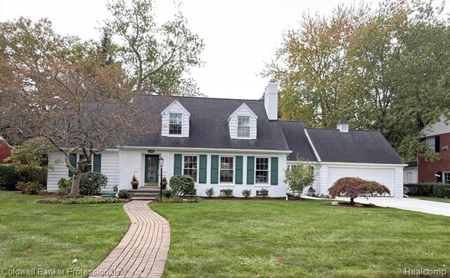 front view picture of 499 Sunningdale Dr, Grosse Pointe, MI. 48236