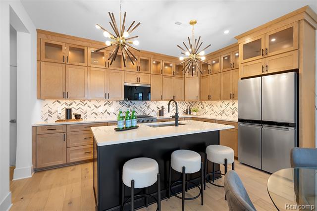 Builiding view six for 314 N Center, Northville, MI. 48167