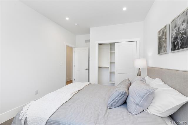 Builiding view twenty for 314 N Center, Northville, MI. 48167