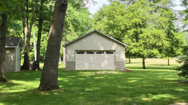 Builiding view forty seven for 23568 Bohn, Belleville, MI. 48111