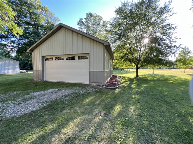 Builiding view forty six for 23568 Bohn, Belleville, MI. 48111