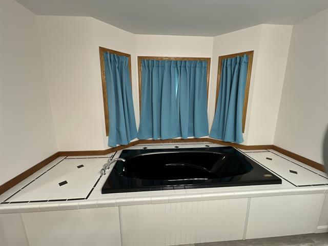 Builiding view nineteen for 23568 Bohn, Belleville, MI. 48111