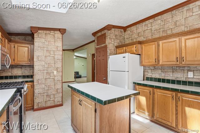 Builiding view nineteen for 22733 Sumpter, Belleville, MI. 48111