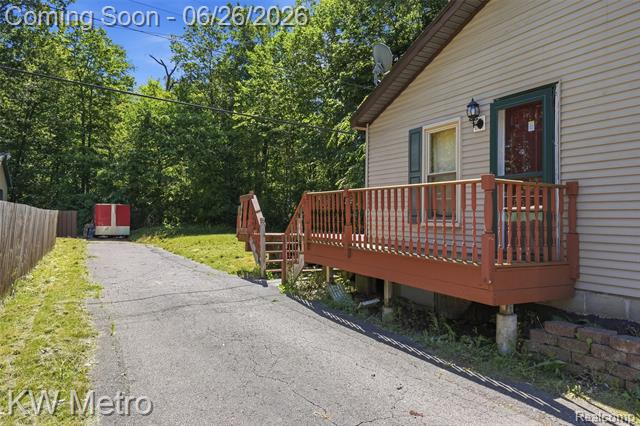 Builiding view thirty for 22733 Sumpter, Belleville, MI. 48111