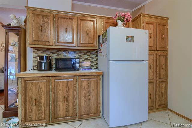 Builiding view seven for 48620 Wear, Belleville, MI. 48111