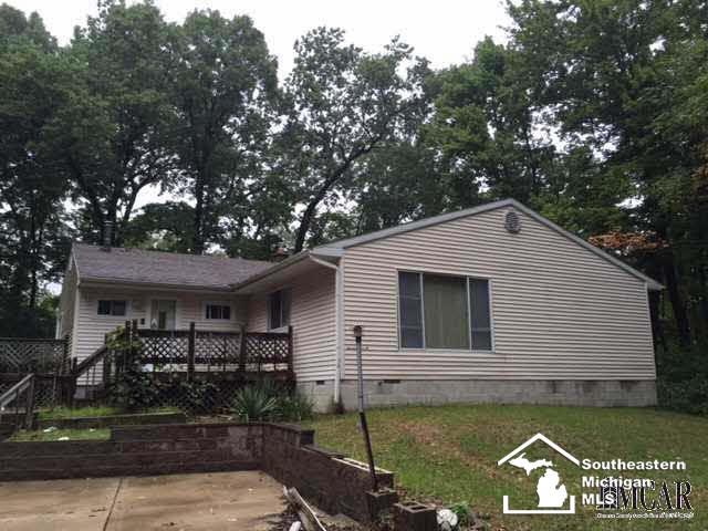 front view for 46336 Willow Rd, Belleville, Mi. 48111